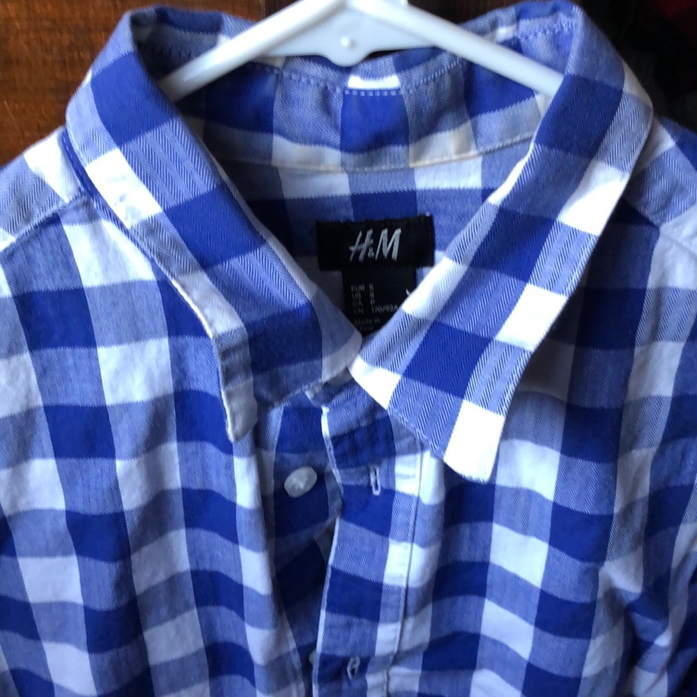 H&M men’s button up shirt
